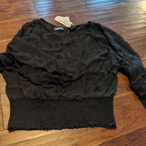New Angie sheer embroidered long‎ sleeve top - Picture 2 of 6